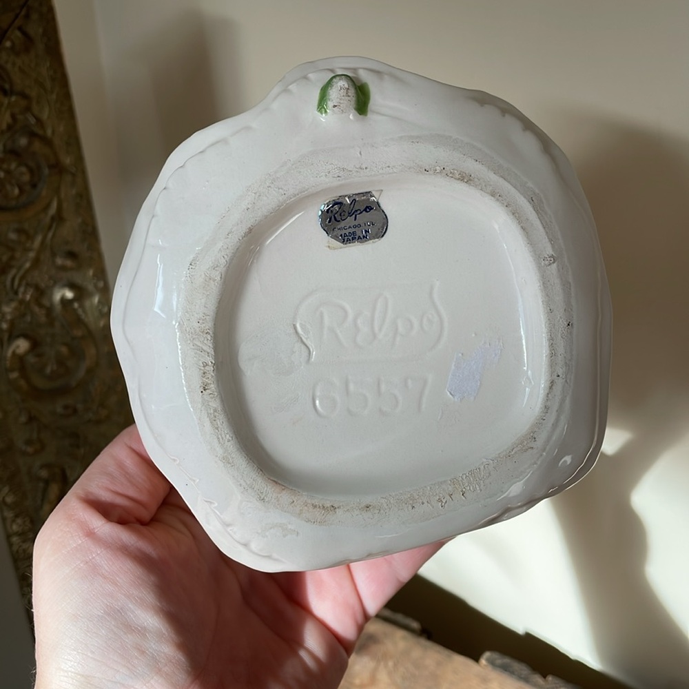 Relpo Girl Planter - Picture 2 of 3